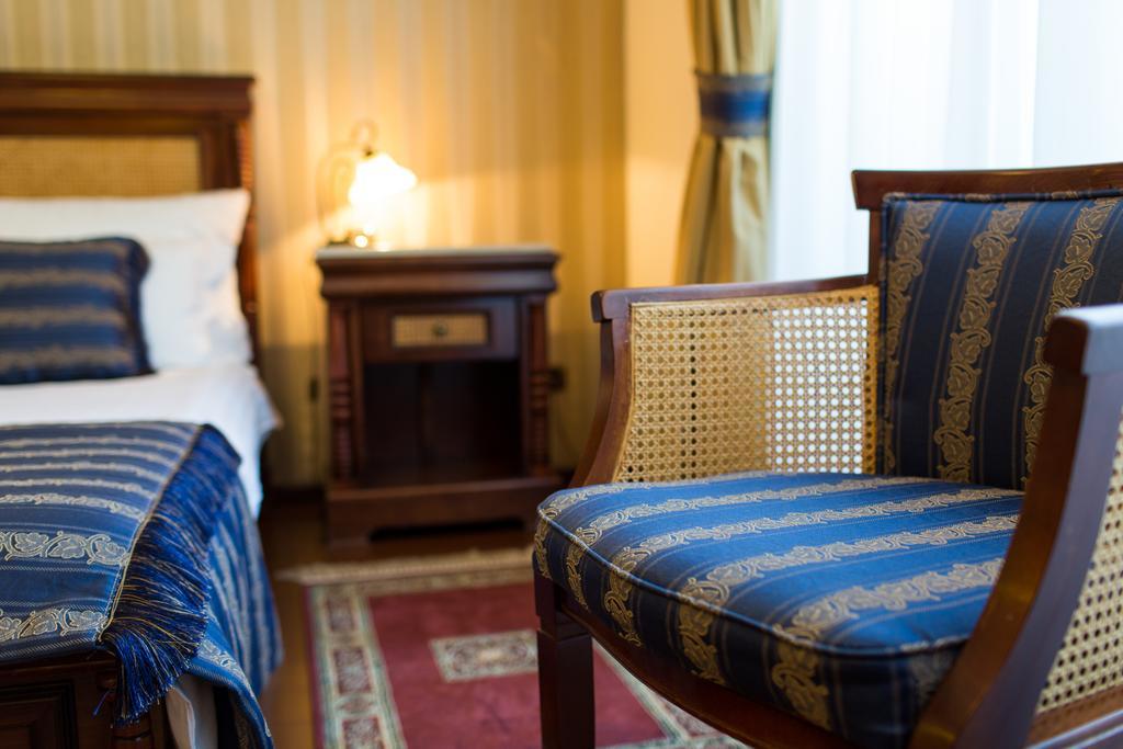 Vila Paris Boutique Hotel Bukarest Exteriör bild