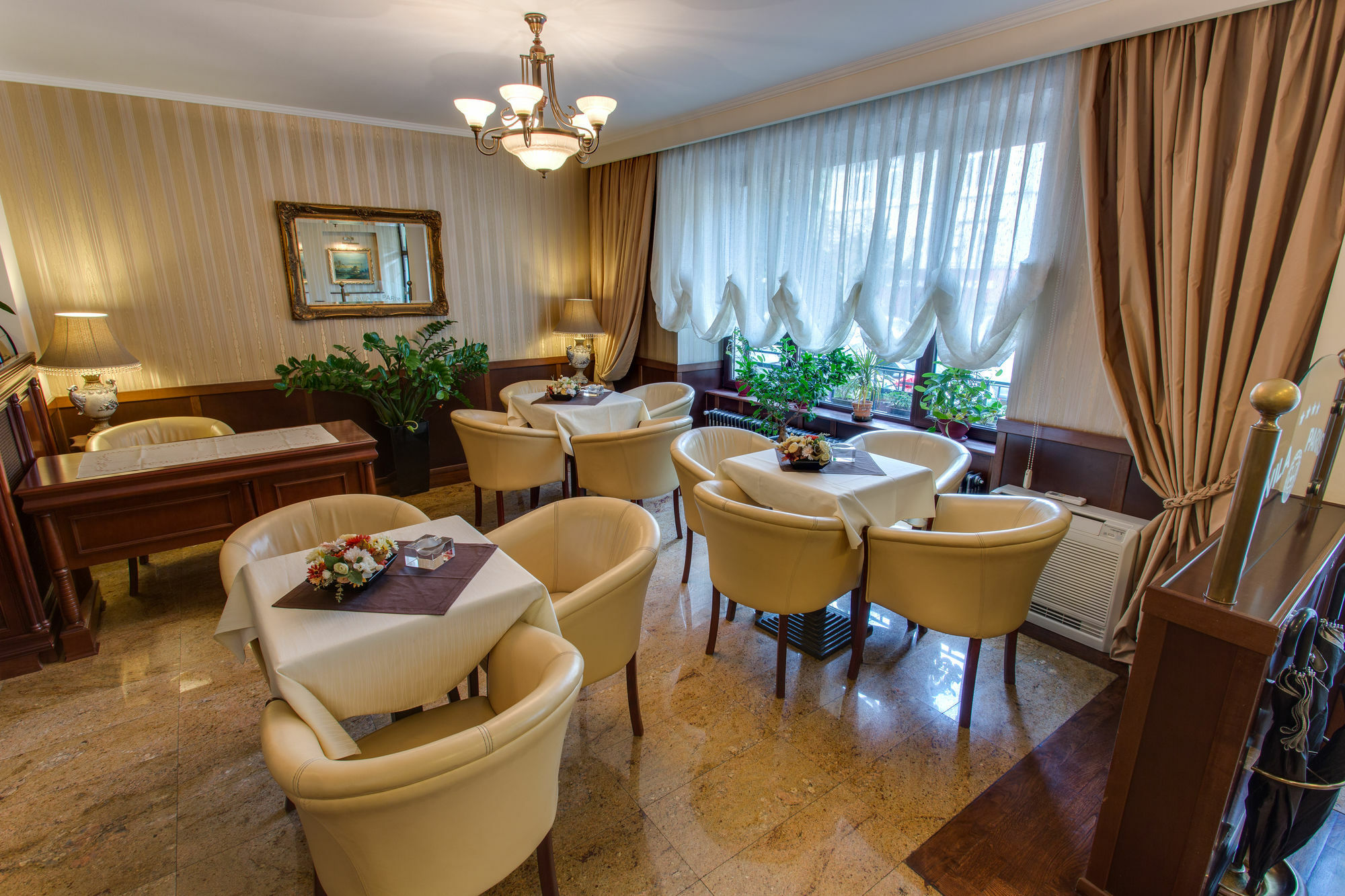 Vila Paris Boutique Hotel Bukarest Exteriör bild